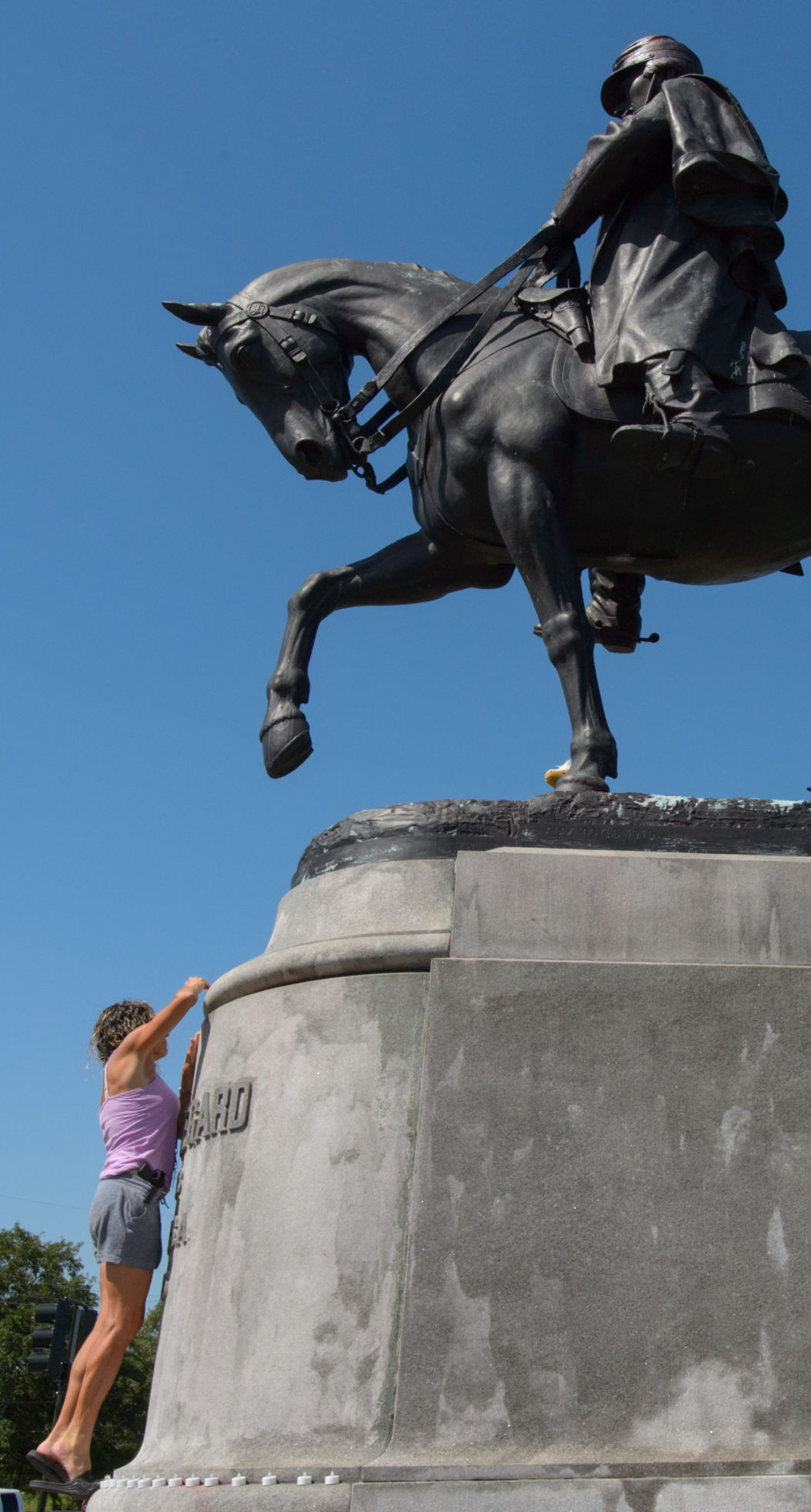 no.taskmonument.050917.002.JPG